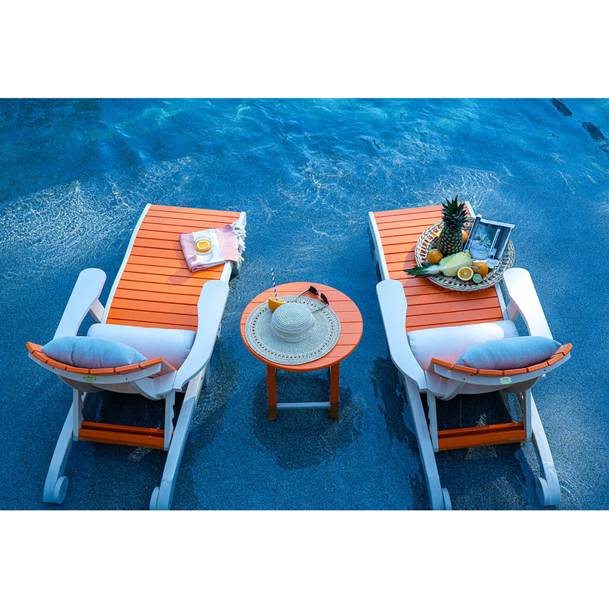 SeaAira Chaise Lounge with Arms